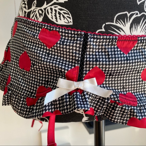 Victoria’s Secret Bra & Skirted Thong Set - Picture 9 of 12